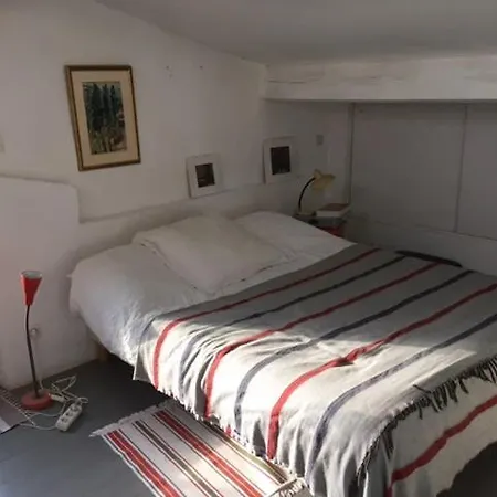 בית נופש Maison De Charme Tiroulirou Sète